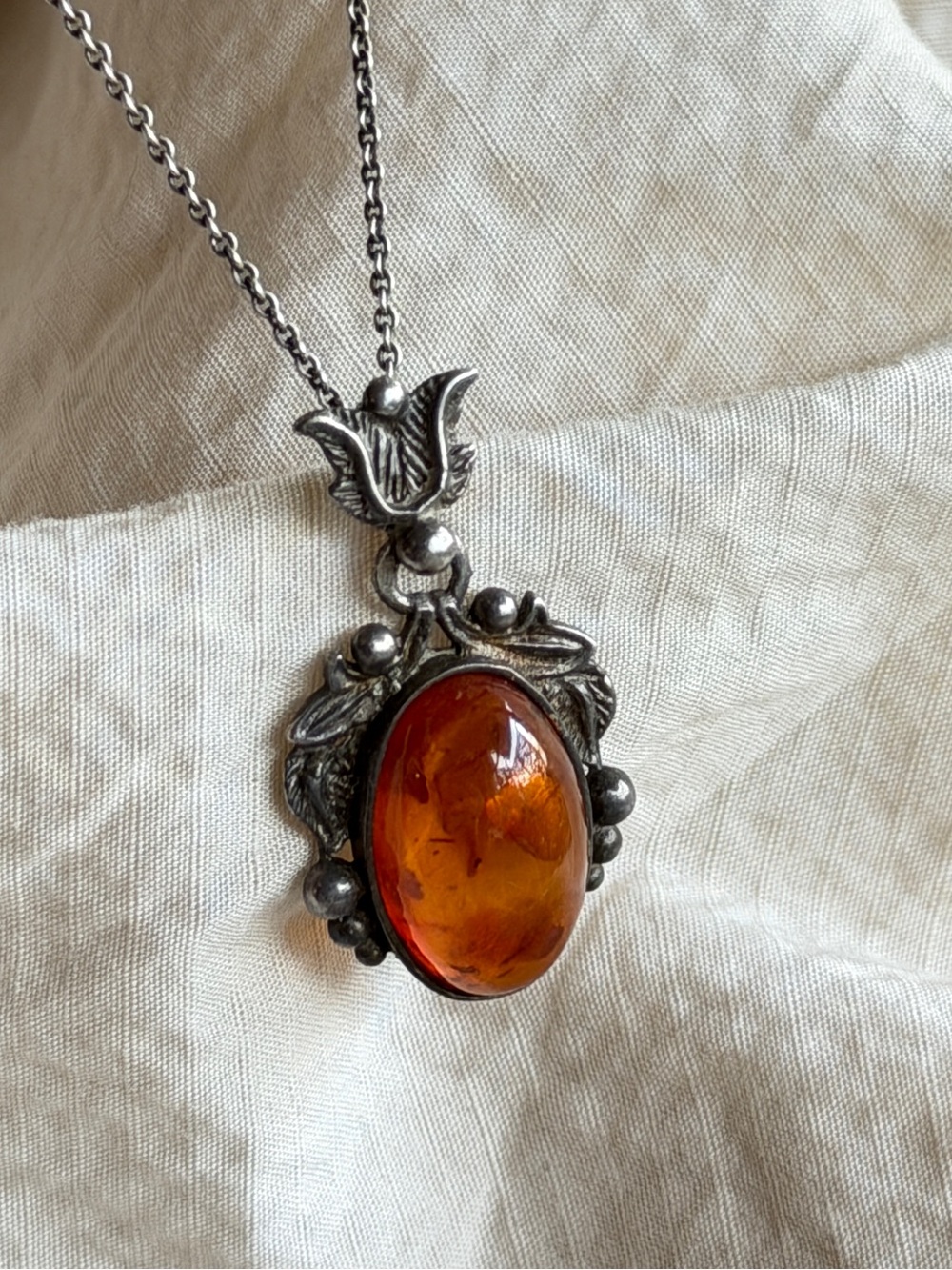 Silver pedant necklace with chain 1978 Baltic amber
